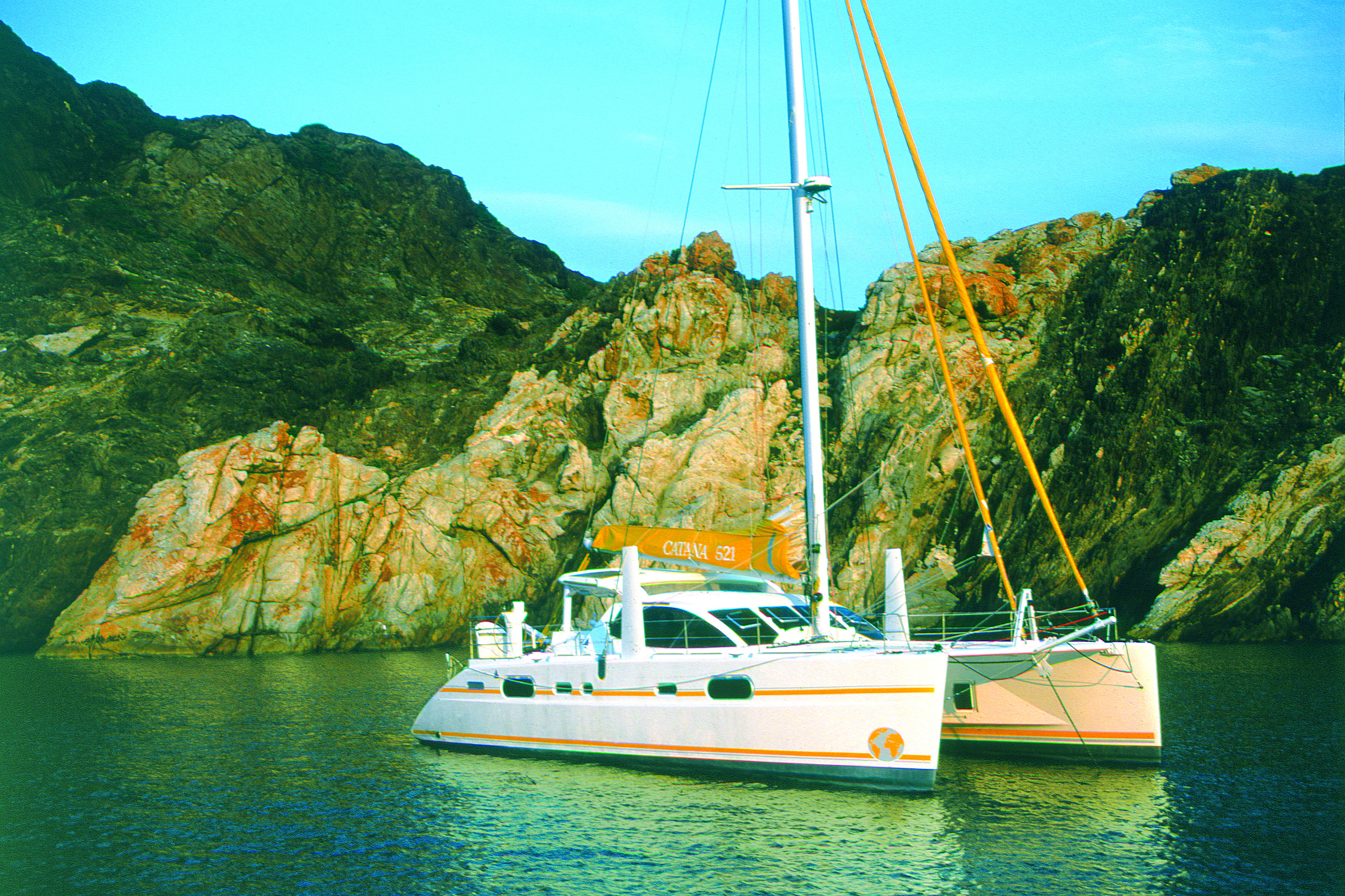 CATANA 521 au mouillage