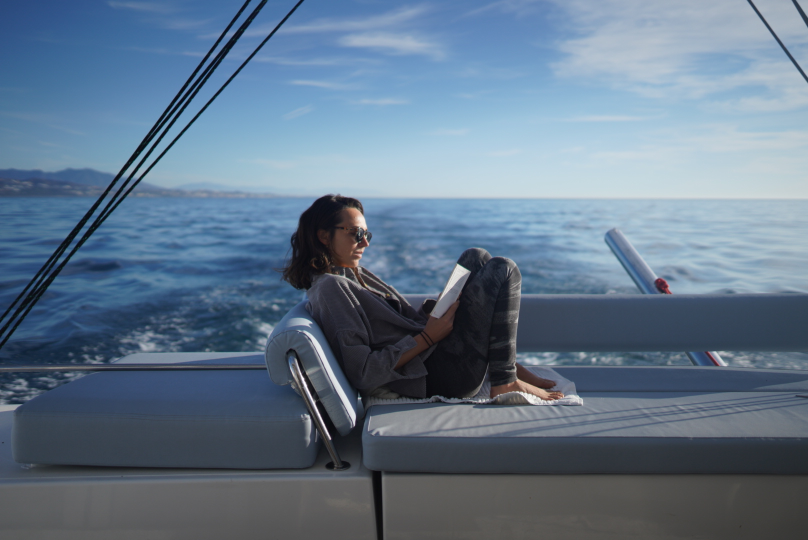 repos sur la banquette arrière